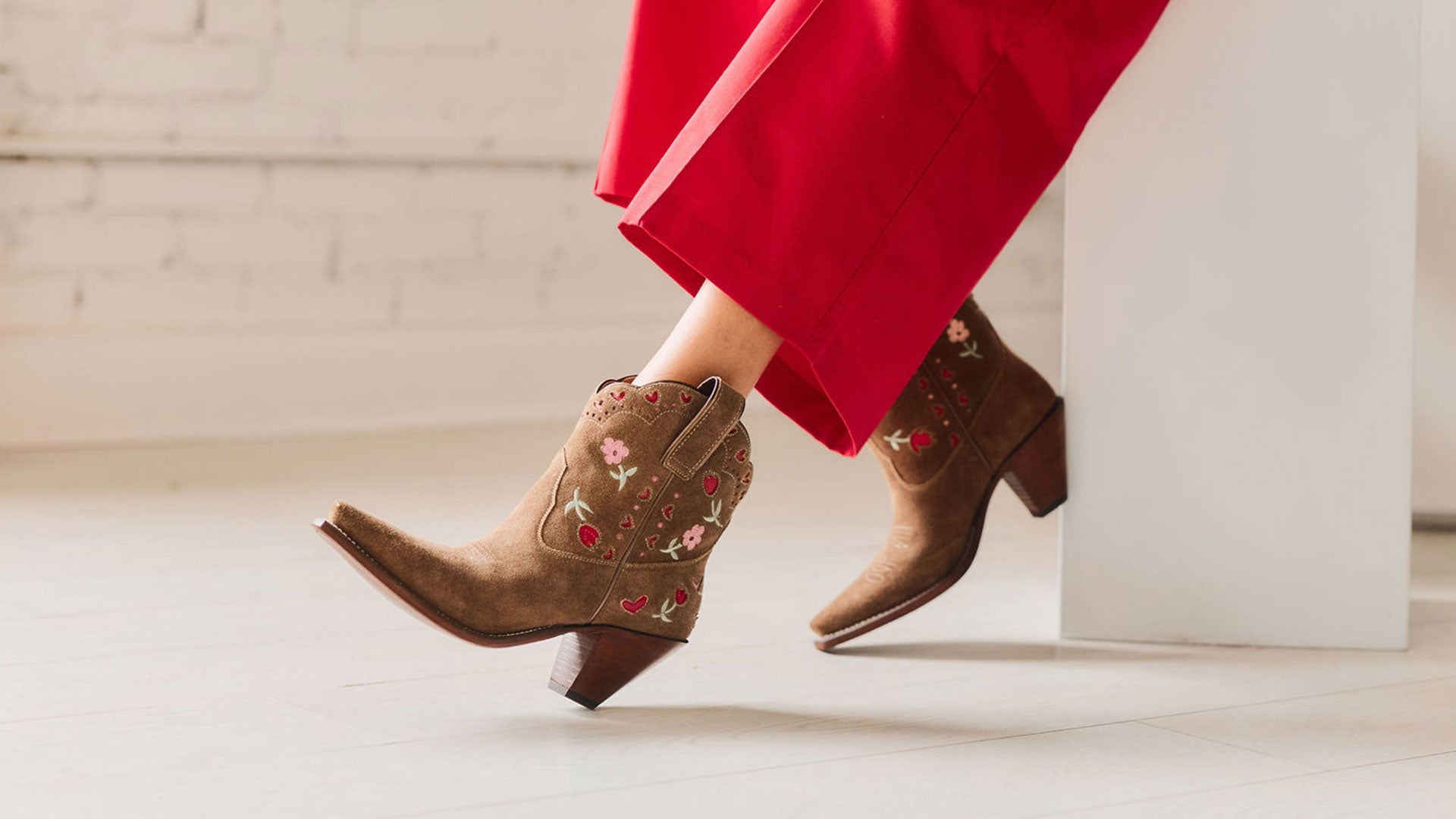 Bloom Boot - Sandy Suede | Women's Cowboy Boots | Besita Boots