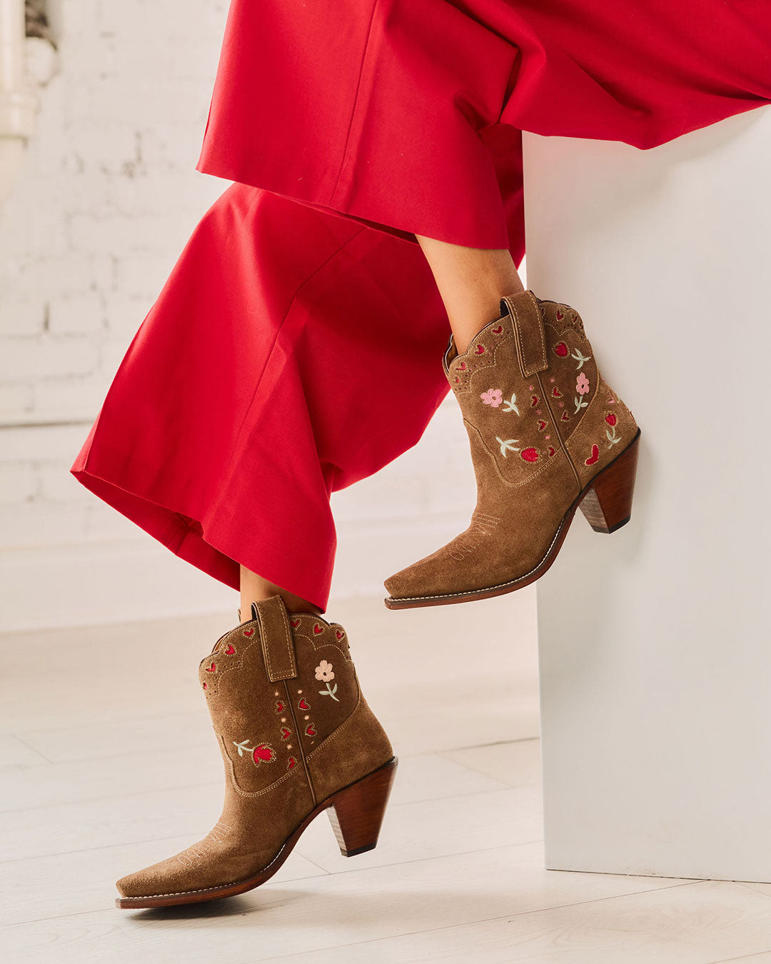Bloom Boot - Sandy Suede | Women's Cowboy Boots | Besita Boots